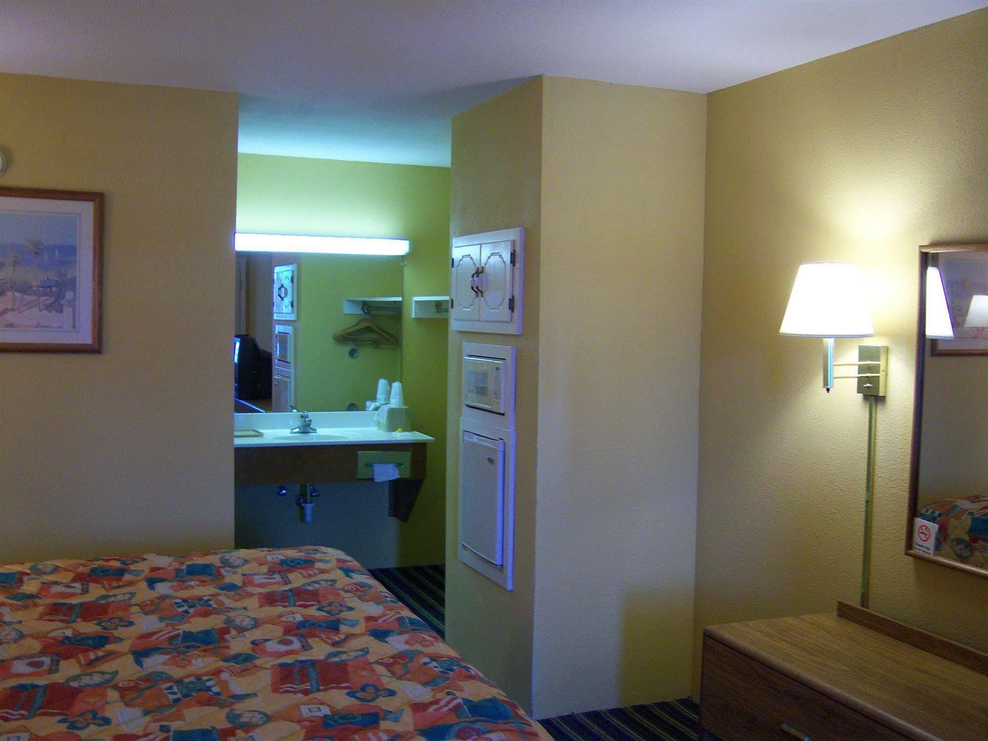 Days Inn Guntersville Exteriör bild